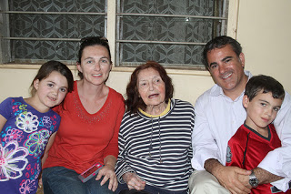 Mosley family visit with Mama Doris Stotlar